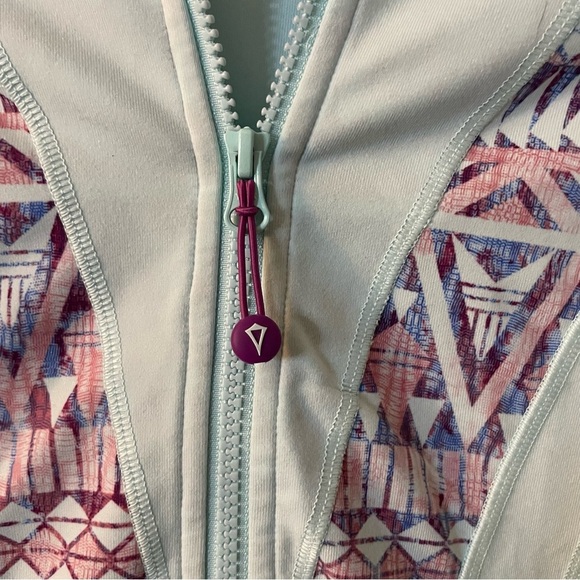 Ivivva Light Blue Define Jacket with Patterned Accents kids Lululemon size 14 - Picture 3 of 4